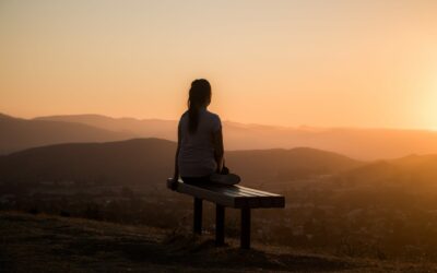 Comment surmonter le deuil d’un proche : étapes, conseils et ressources pour vous aider à avancer